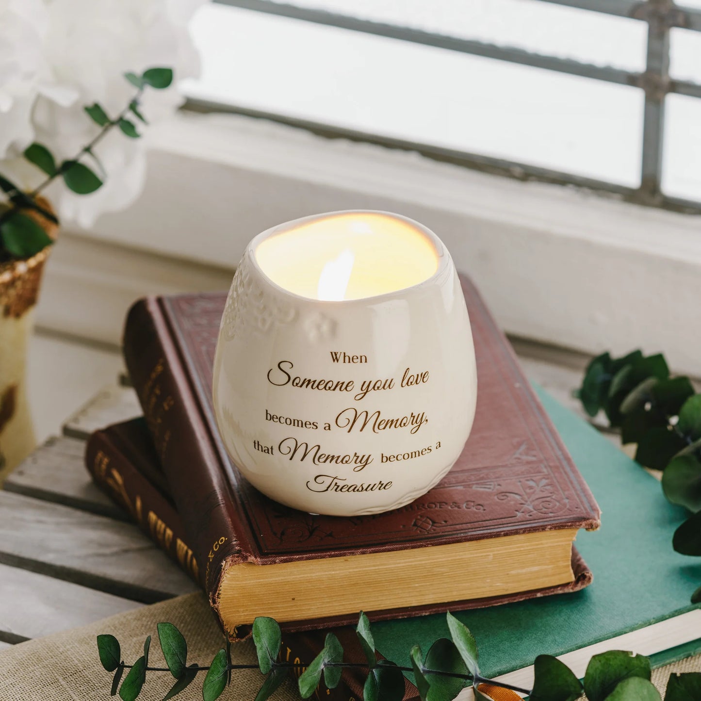 Memory 8 oz - 100% Soy Wax Candle Scent: Tranquility