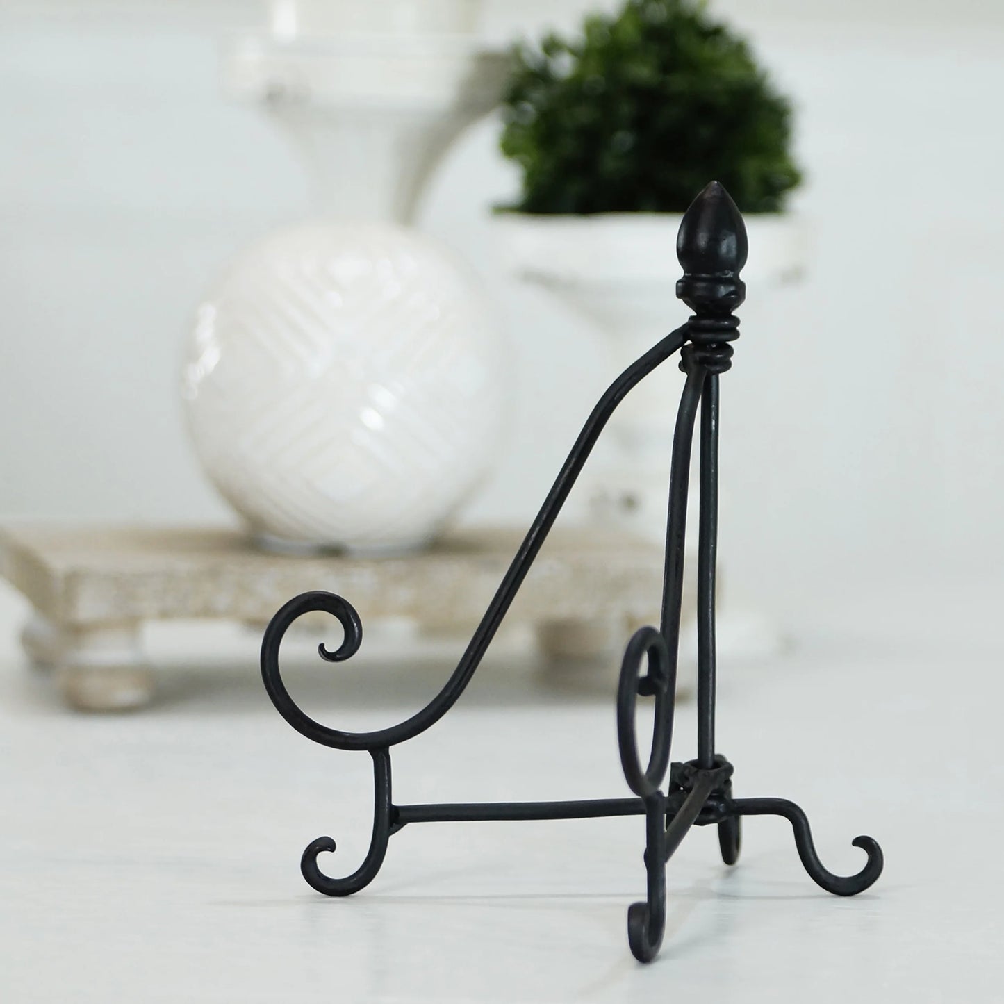 8" Metal Easel