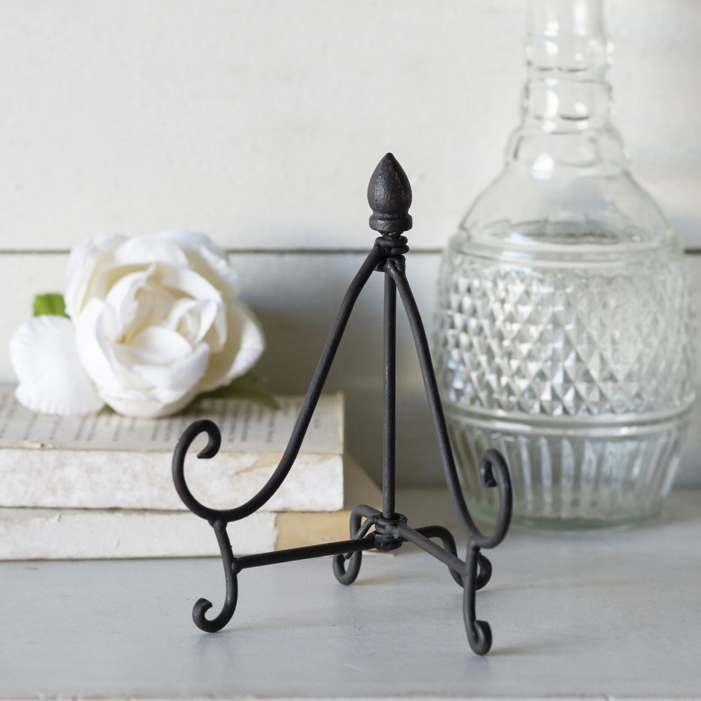 8" Metal Easel