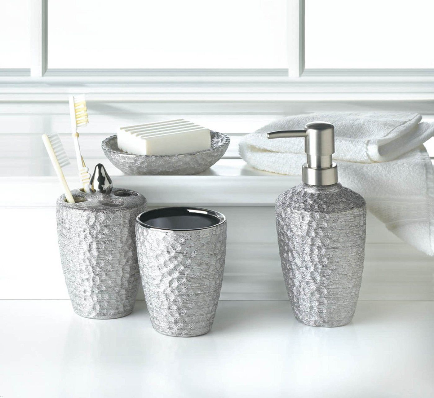 Hammered Silver Texture Bath Accessories