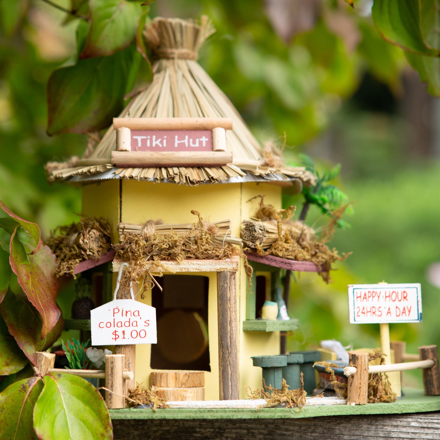 Tiki Hut Birdhouse – Sunshine Megastore