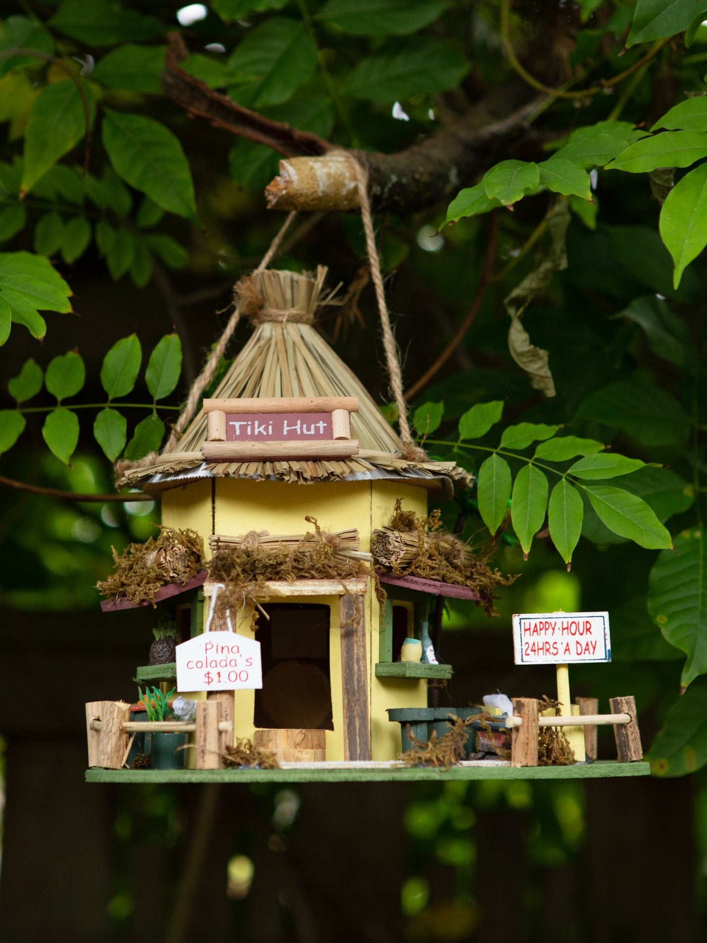 Tiki Hut Birdhouse – Sunshine Megastore
