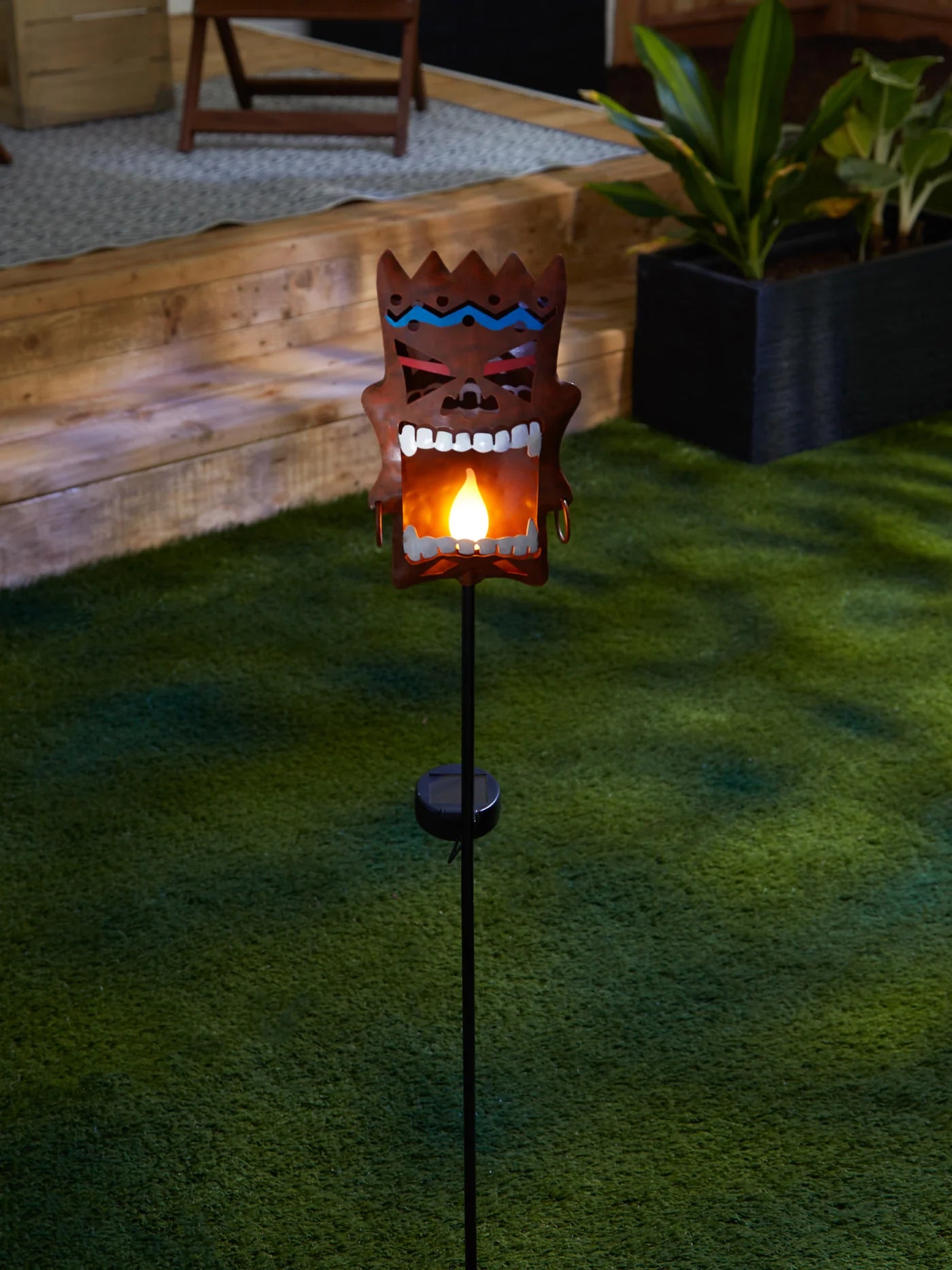 Tiki-Kapakapa Solar Stake