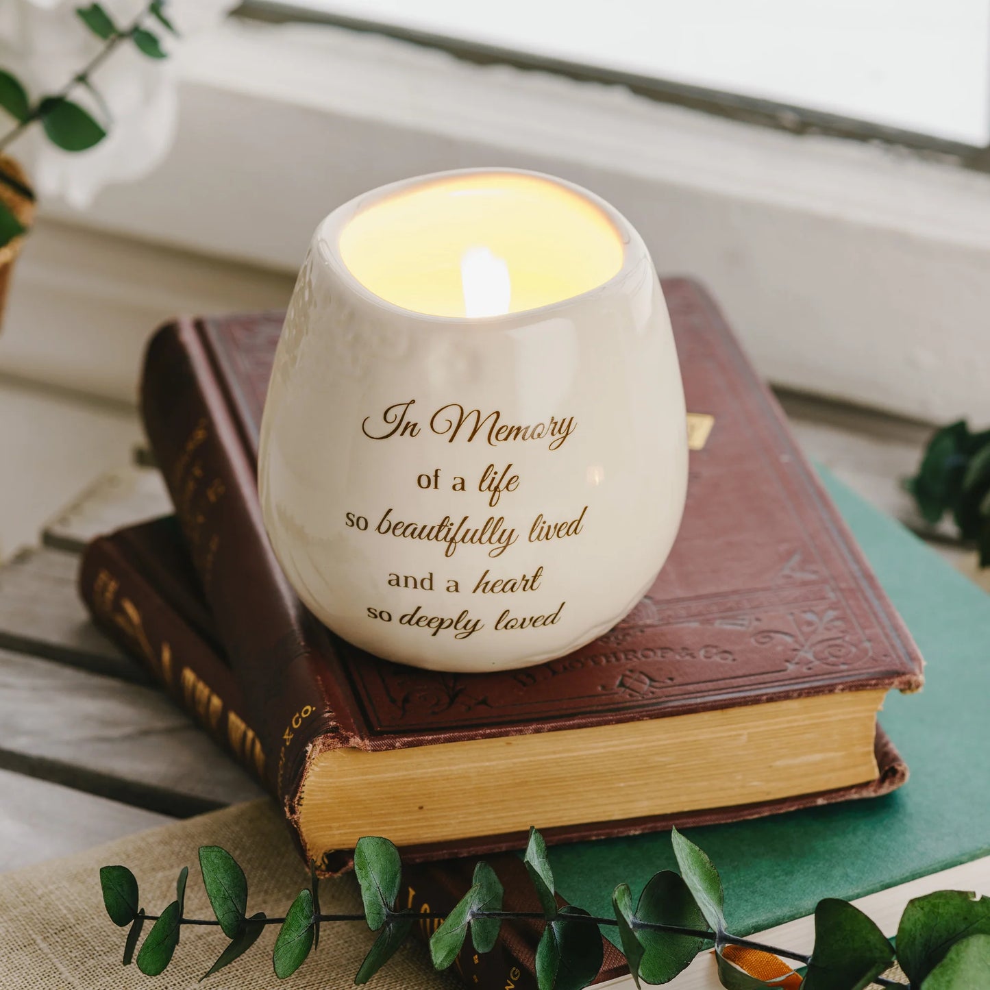 Memory 8 oz - 100% Soy Wax Candle Scent: Tranquility