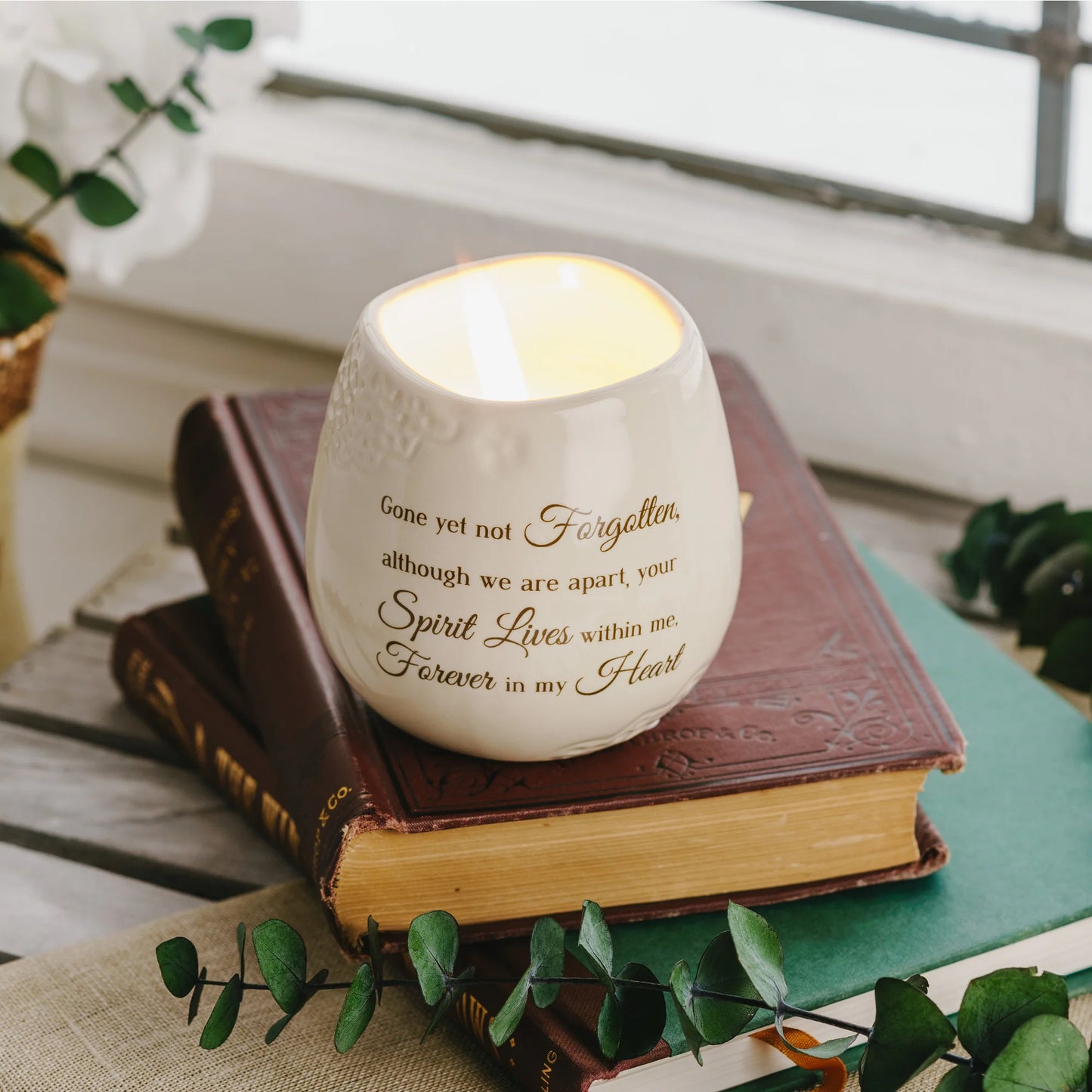 Heart 8 oz - 100% Soy Wax Candle Scent: Tranquility