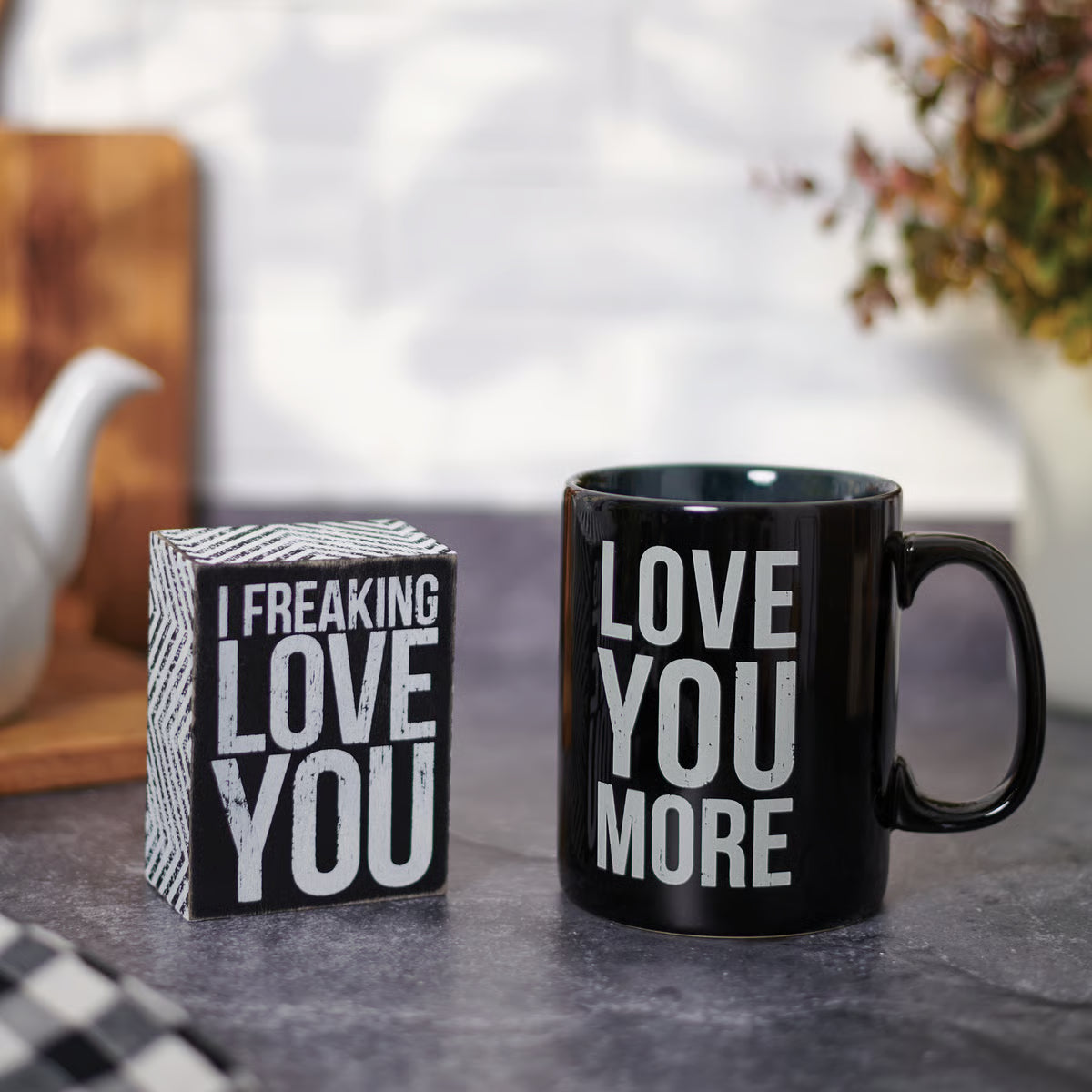 Box Sign - Freaking Love