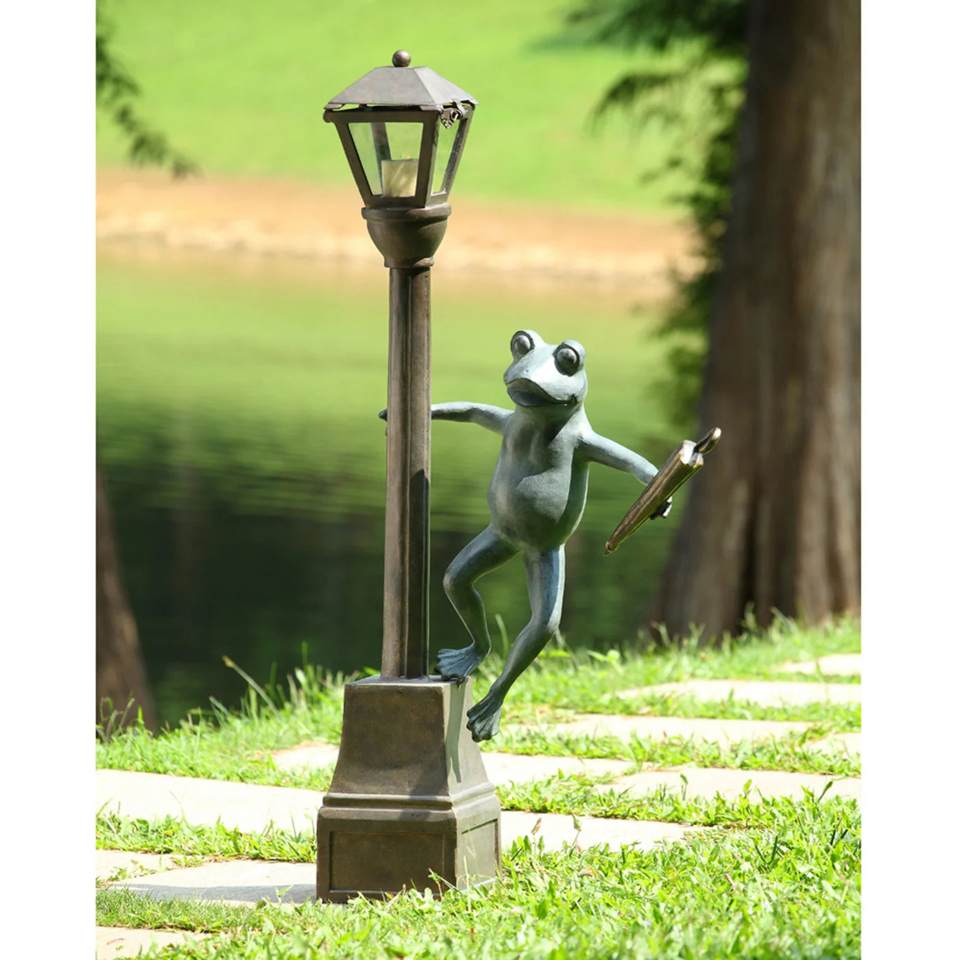 Streetlight Frog Garden Lantern