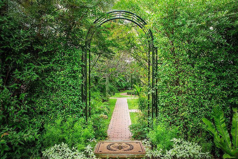 Bee In Crest Doormat