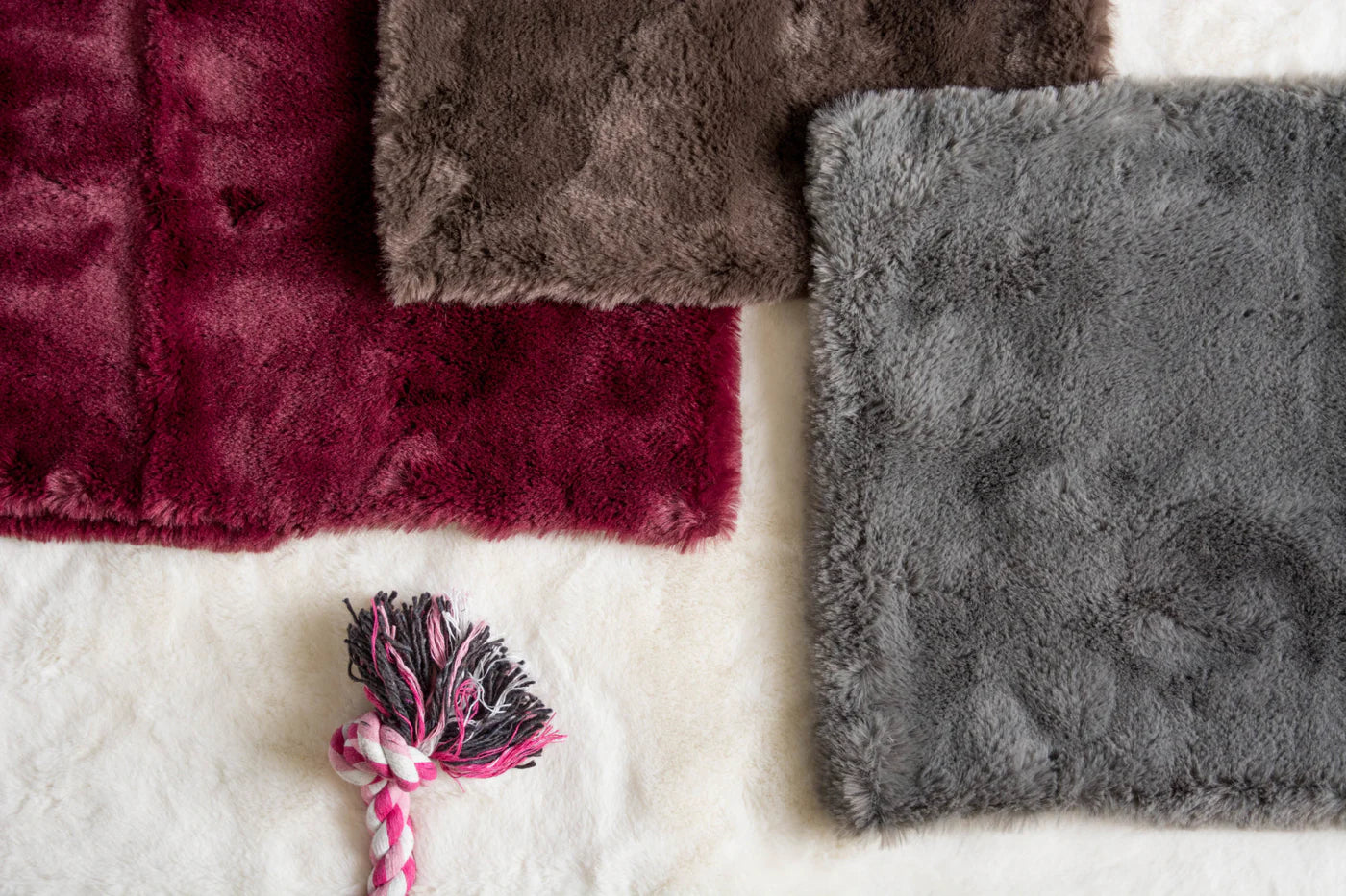 Cage Liner Faux Fur Cranberry Lg