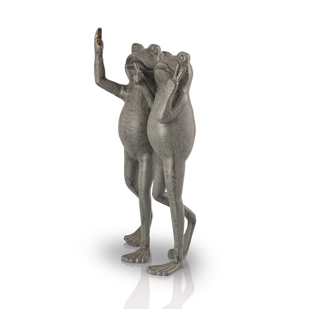 Selfie Frog Friends Garden Sculpture