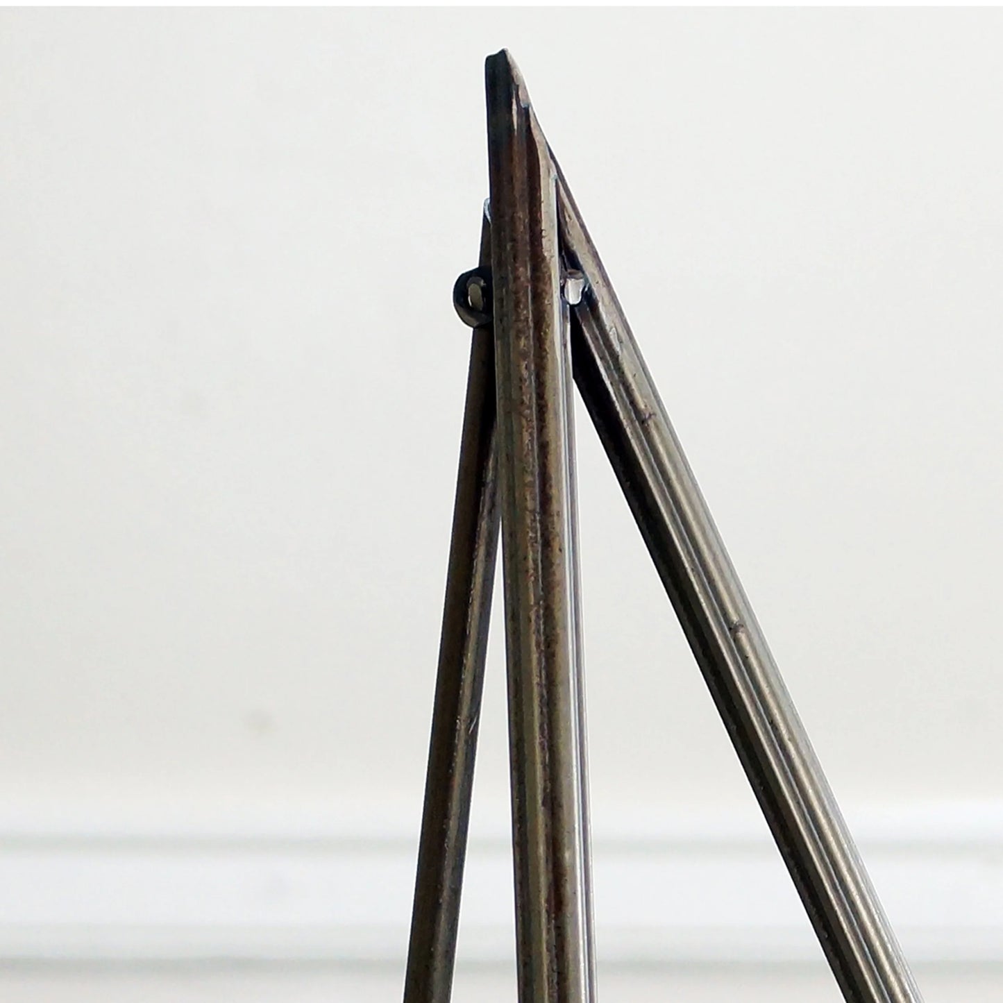 13" Metal Easel