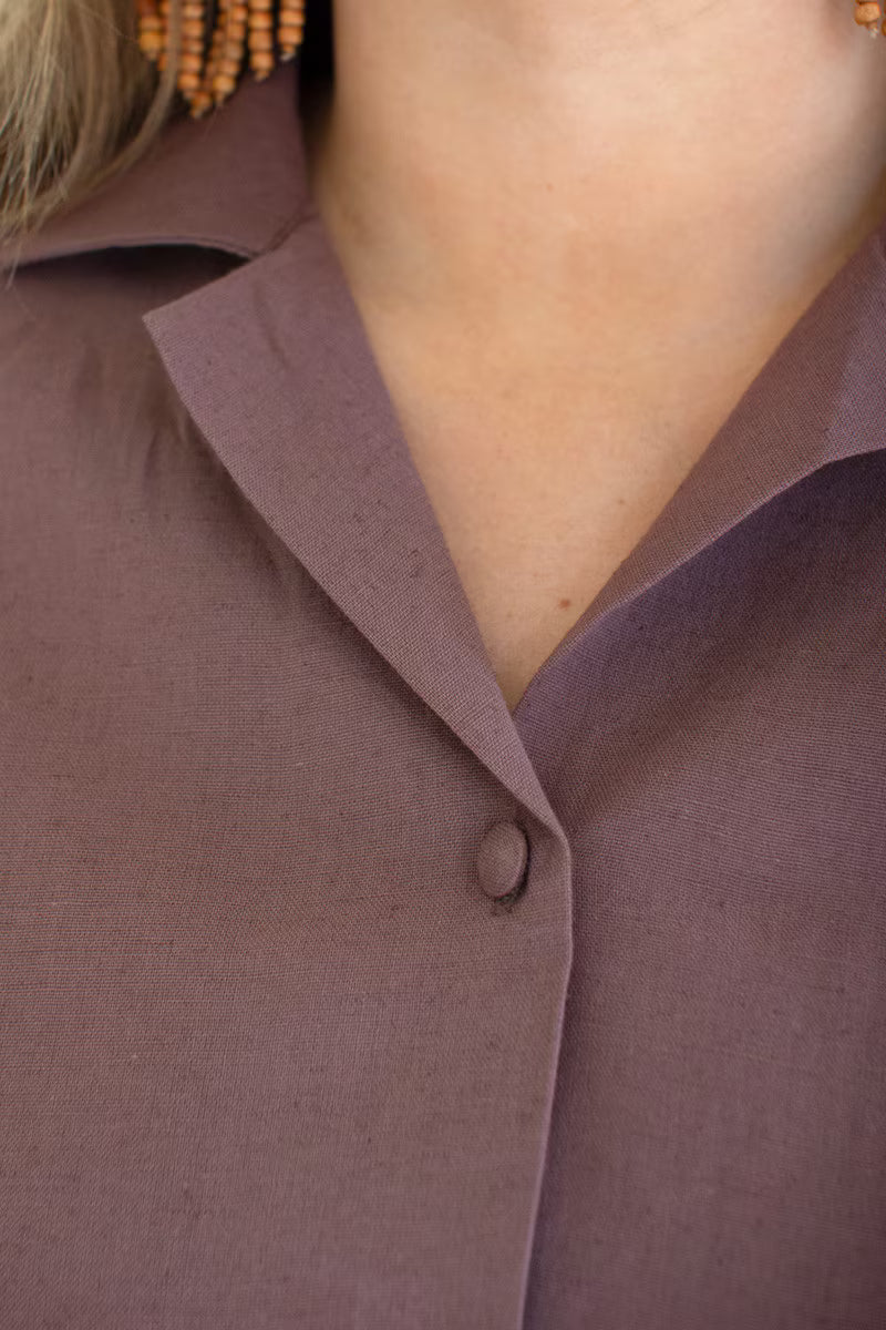 Mulberry Short-Sleeve Button-Front Blouse with Collar