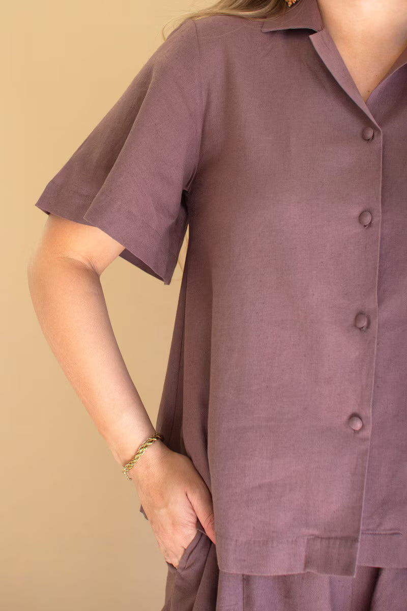 Mulberry Short-Sleeve Button-Front Blouse with Collar