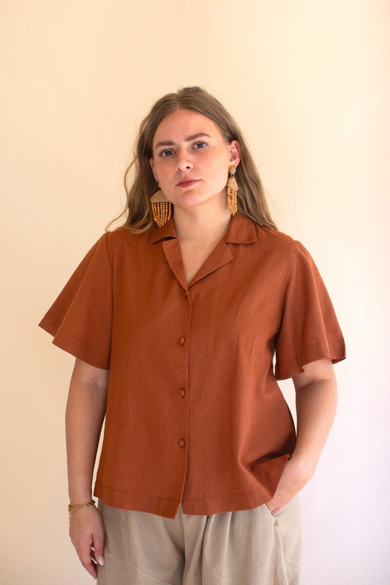 Cinnamon Short-Sleeve Button-Front Blouse with Collar