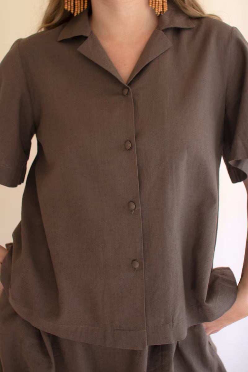 Oregano Short-Sleeve Button-Front Blouse with Collar
