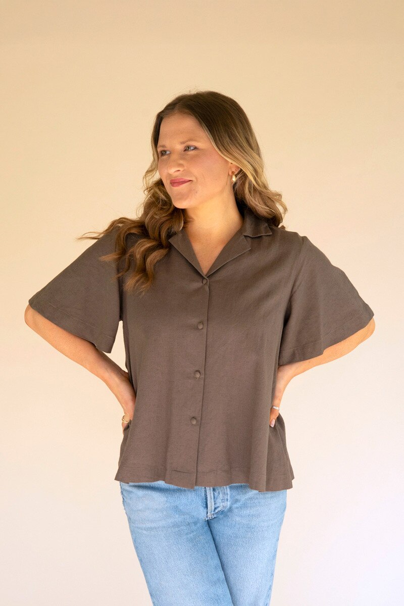 Oregano Short-Sleeve Button-Front Blouse with Collar