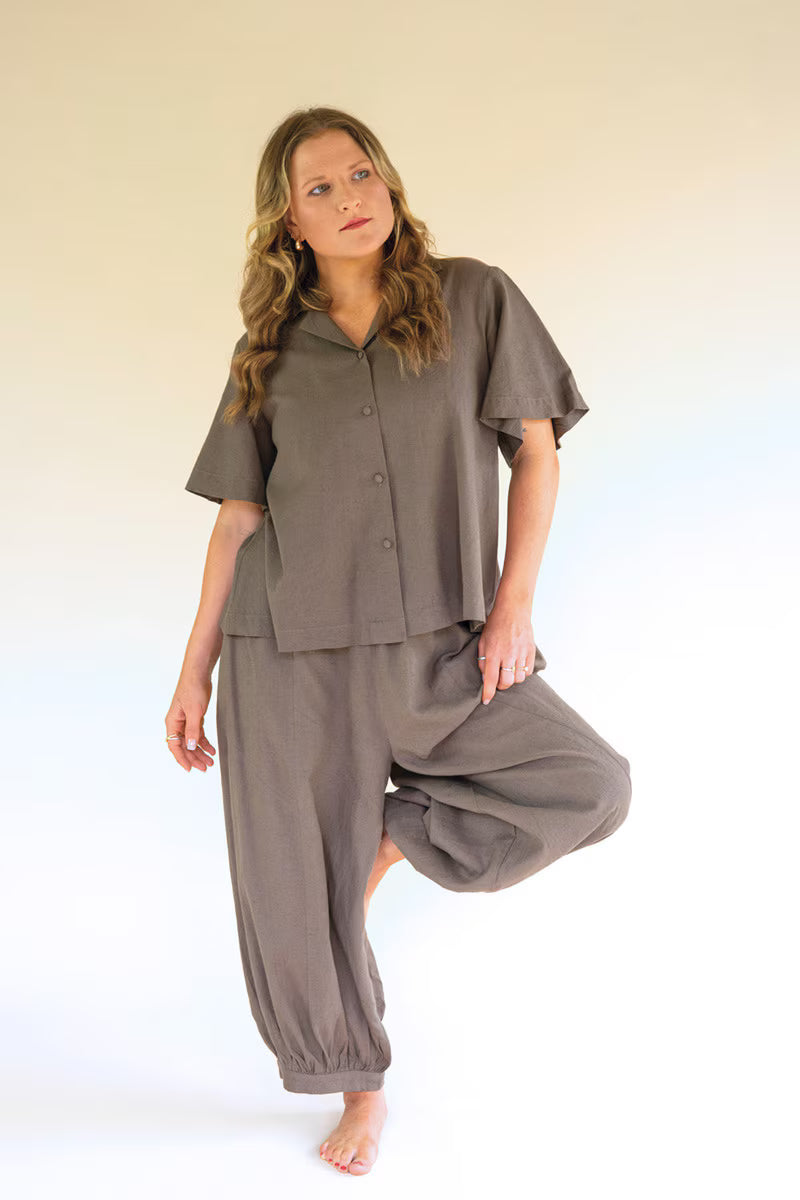 Oregano Short-Sleeve Button-Front Blouse with Collar
