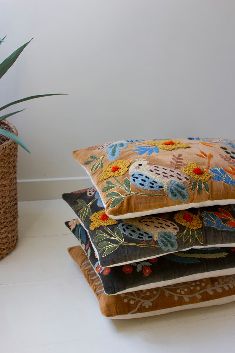 Set of 2 Embroidery Pillows with Flowers