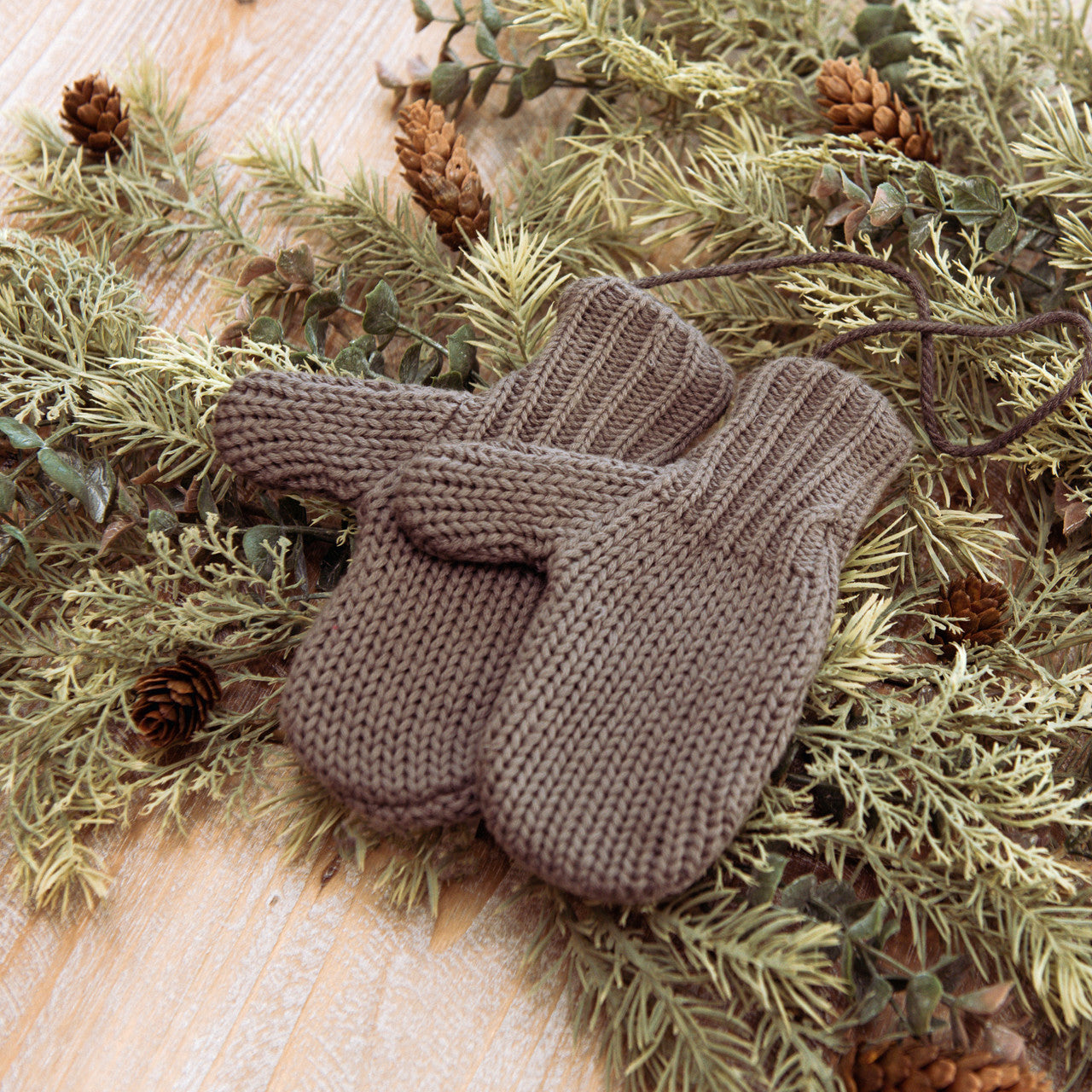 Grey Mitten Pair