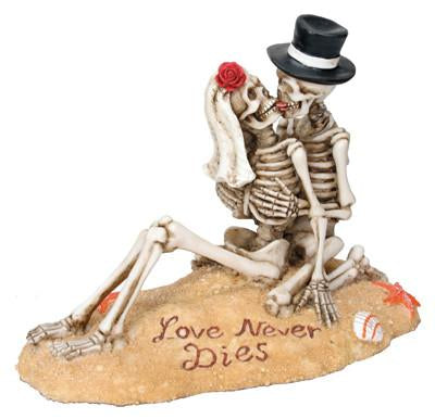 Beach Lovers Figurine