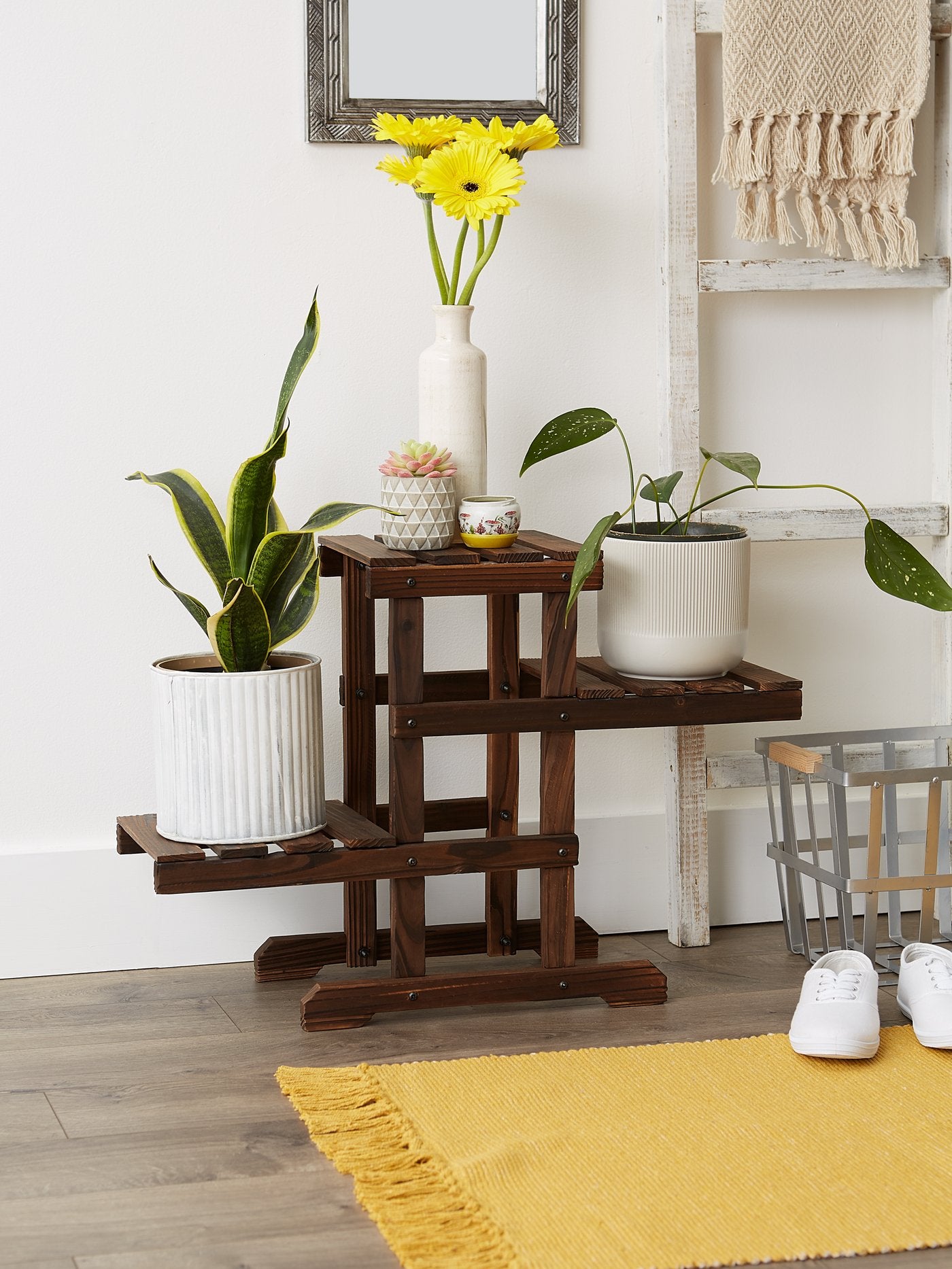 Zigzag Pallet Plant Stand